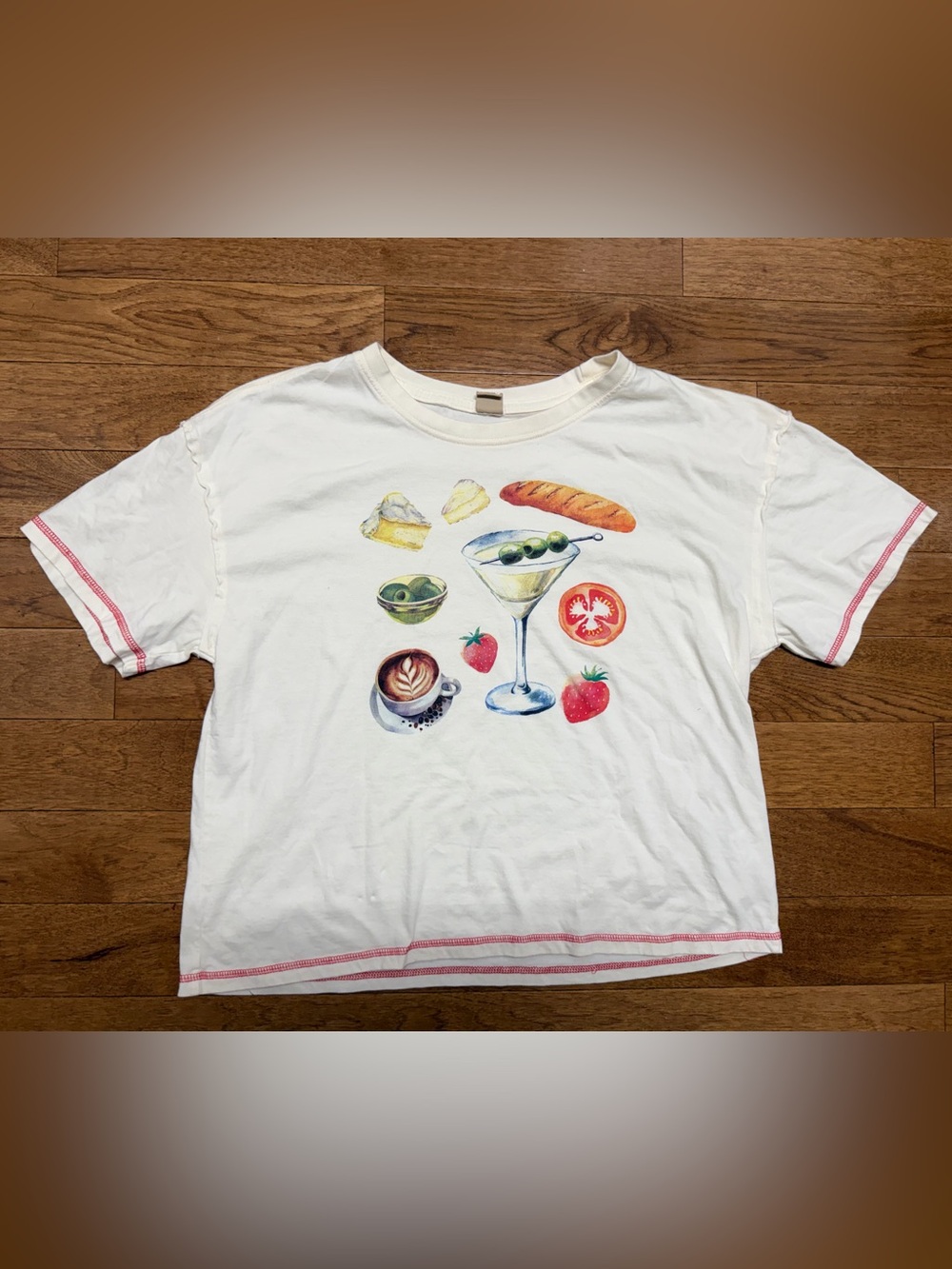 100% Cotton Messy Bun Just Chillin’ Cropped Graphic Food & Drink Tee Size L